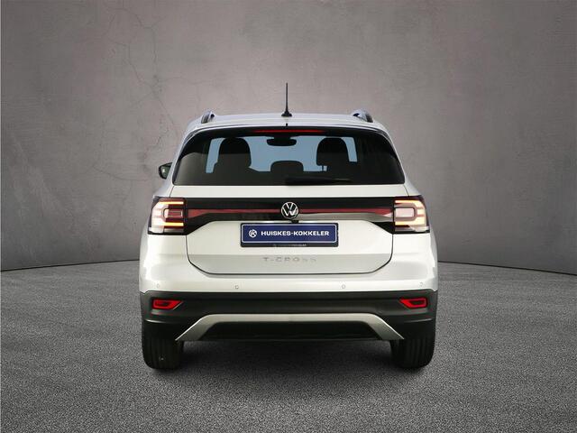 Volkswagen T-Cross Life 1.0 TSI 110pk DSG Automaat Adaptive cruise control, Achteruitrijcamera, Stoelverwarming, Airco, App connect, Parkeersensoren, DAB, Radio