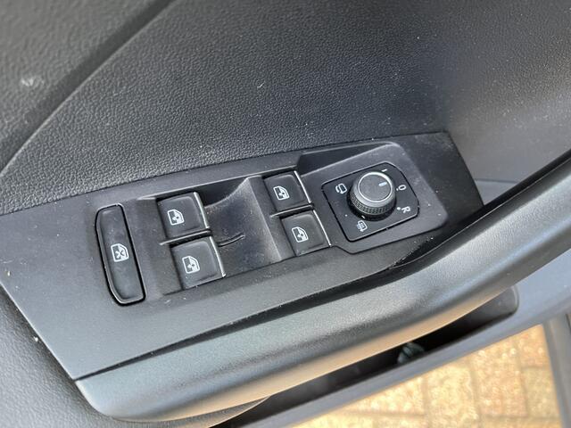 Volkswagen T-Cross 1.5 TSI Style / AUTOMAAT/ 150 PK/ PARK. SENSOREN + CAMERA/ APP-CONNECT/ CLIMA/ STOEL VERWARM./ 16" LMV/ ADAPT. CRUISE/ DAB/ DIGITAL DASH