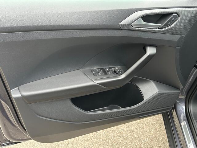 Volkswagen T-Cross 1.5 TSI 150pk DSG 2x R-Line | Camera | Virtual cockpit | Carplay | Navi | Rijklaar incl. 1 jaar Bovag garantie