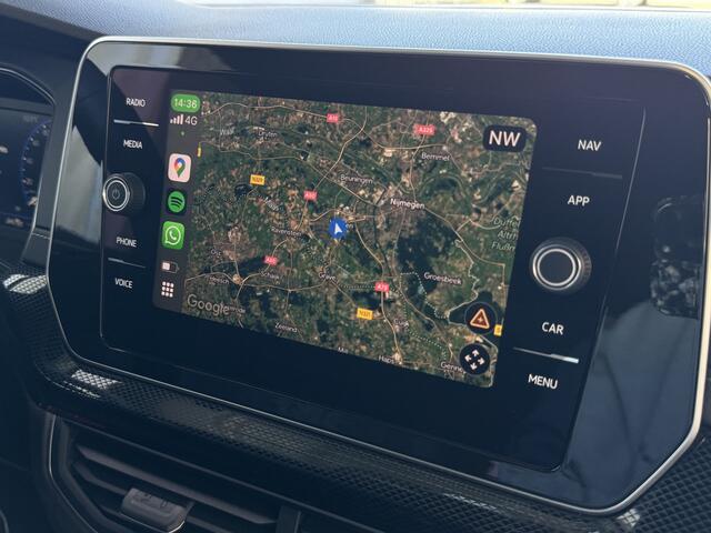 Volkswagen T-Cross 1.5 TSI 150PK R-LINE EDITION TREKHAAK LED 18''LMV IQ CAMERA STOELVERW ?2025? "Volkswagen rijden begint bij Topautos.nl - 75 topmodellen direct op voorraad!"