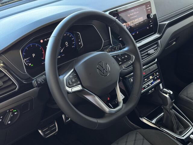 Volkswagen T-Cross 1.5 TSI 150PK R-LINE EDITION TREKHAAK LED 18''LMV IQ CAMERA STOELVERW ?2025? "Volkswagen rijden begint bij Topautos.nl - 75 topmodellen direct op voorraad!"
