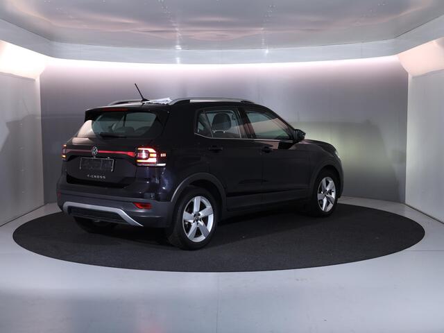Volkswagen T-Cross 1.0 TSI Style 110 pk Automaat (DSG) | Navigatie | Parkeersensoren | Adaptieve cruise control | Stoelverwarming | Apple Carplay/Android Auto | Voll. digitaal instrumentenpaneel |