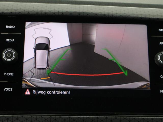 Volkswagen T-Cross 1.0 TSI Style Two-Tone Automaat | 1e eigenaar | Navigatie | Stoelverwarming | Camera |
