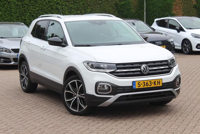 Volkswagen T-Cross 1.0 TSI Style / Trekhaak / Navigatie / Parkeerhulp V+A / 18'' / LED Koplampen / Dodehoek / Stoelverwarming / Apple CarPlay / ACC