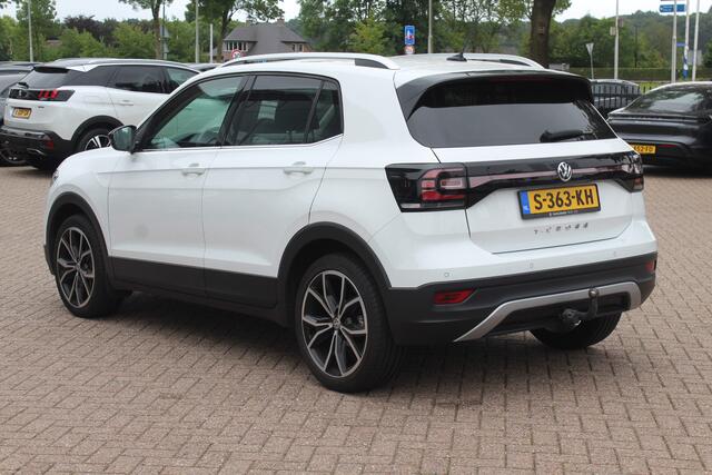 Volkswagen T-Cross 1.0 TSI Style / Trekhaak / Navigatie / Parkeerhulp V+A / 18'' / LED Koplampen / Dodehoek / Stoelverwarming / Apple CarPlay / ACC