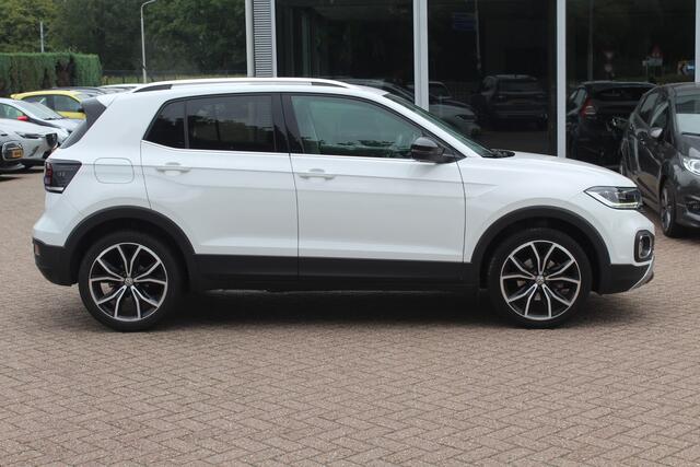 Volkswagen T-Cross 1.0 TSI Style / Trekhaak / Navigatie / Parkeerhulp V+A / 18'' / LED Koplampen / Dodehoek / Stoelverwarming / Apple CarPlay / ACC