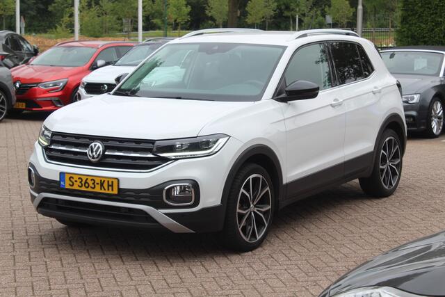 Volkswagen T-Cross 1.0 TSI Style / Trekhaak / Navigatie / Parkeerhulp V+A / 18'' / LED Koplampen / Dodehoek / Stoelverwarming / Apple CarPlay / ACC
