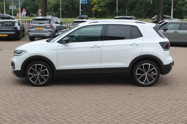 Volkswagen T-Cross 1.0 TSI Style / Trekhaak / Navigatie / Parkeerhulp V+A / 18'' / LED Koplampen / Dodehoek / Stoelverwarming / Apple CarPlay / ACC