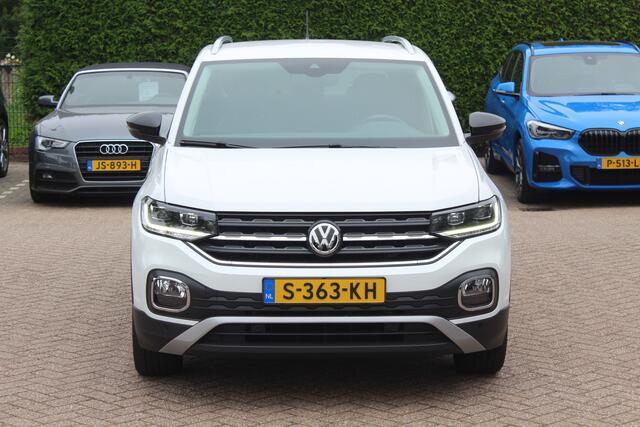 Volkswagen T-Cross 1.0 TSI Style / Trekhaak / Navigatie / Parkeerhulp V+A / 18'' / LED Koplampen / Dodehoek / Stoelverwarming / Apple CarPlay / ACC