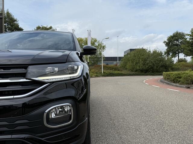 Volkswagen T-Cross 1.0 TSI 116pk DSG R-Line / Virtual Cockpit / 18" LMV / R-Line Interieur & Exterieur / Navi / Keyless / Alarm / Stoelverwarming / Beats / LED Koplampen