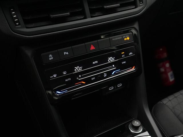 Volkswagen T-Cross 1.0 TSI 110 pk DSG Life | Parkeersensoren voor/achter | Carplay | Climatronic