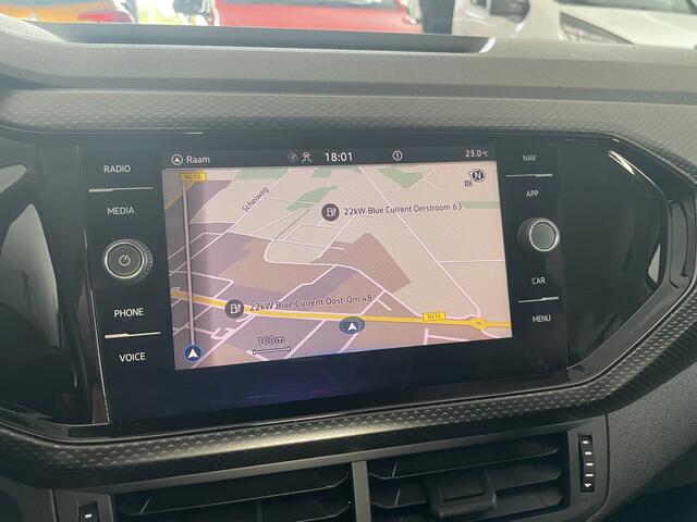 Volkswagen T-Cross 1.0 TSI Life Achteruitrijcamera - Cruise control - Airco - Trekhaak - Dakrails - Stuur leder - Stuur multifunctioneel