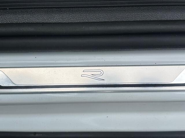 Volkswagen T-Cross 1.5 TSI R-Line / Trekhaak orig. / Led koplampen / Digitaal inst.paneel