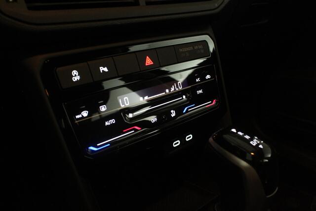 Volkswagen T-Cross 1.0 TSI Life 110pk Camera/Adapt.Cruise/Navi/Sensoren voor+achter