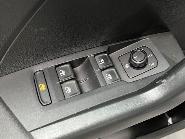 Volkswagen T-Cross 1.0 TSI Life / GARANTIE TM 05-2027/ PARK. SENSOREN/ APP CONNECT/ ADAPT. CRUISE/ AIRCO/ DAB/ 16" LMV