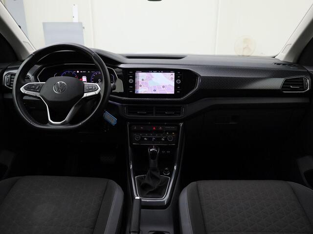 Volkswagen T-Cross 1.0 TSI 110pk DSG Style Business R · R-line · Navigatie · Apple/Android Carplay · Camera + Parkeersensoren
