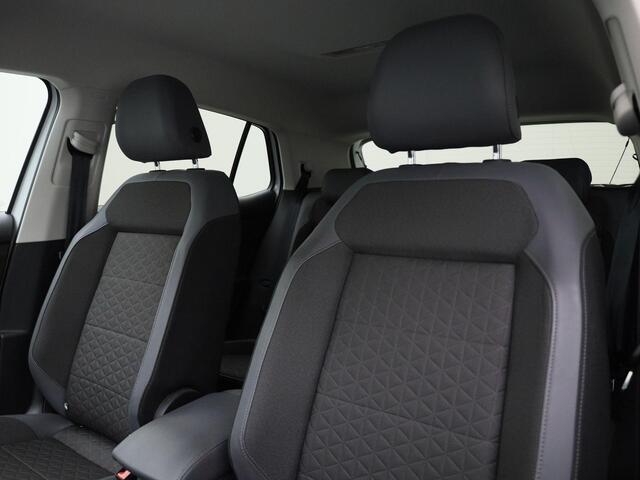 Volkswagen T-Cross 1.0 TSI 110pk DSG Style Business R · R-line · Navigatie · Apple/Android Carplay · Camera + Parkeersensoren