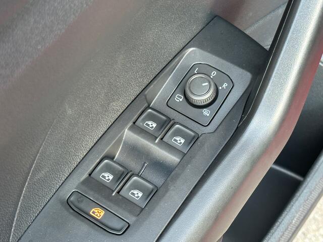 Volkswagen T-Cross 1.0 TSI 115pk DSG Life | Camera | Navi | 4-season banden | Adap. Cruise | Fabrieksgarantie tot 8-2029