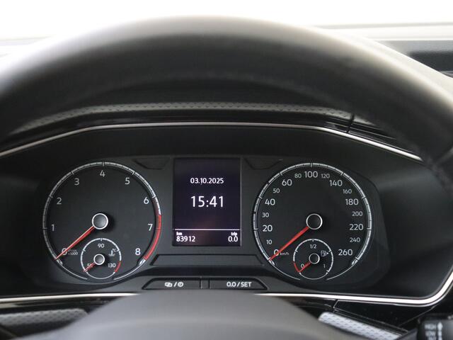 Volkswagen T-Cross 1.0 TSI Go | Navigatie | Parkeerhulp | Carplay | Stoelverwarming |