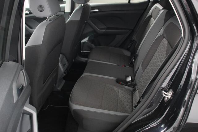 Volkswagen T-Cross 1.5 TSI DSG Style Team Navigatie Apple Carplay/Android Auto Adaptive cruise control Parkeersensoren Camera Stoelverwarming Virtual Cockpit Keyless Entry Lane assist Privacy glas