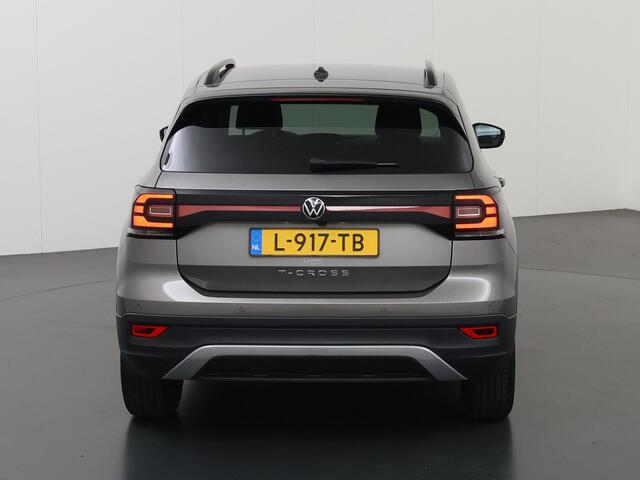 Volkswagen T-Cross 1.5 TSI Style Business R | Navigatie | Camera | DAB | Apple CarPlay/ Android Auto | Stoelverwarming | Climate Control | LED | Adaptieve Cruise Control |