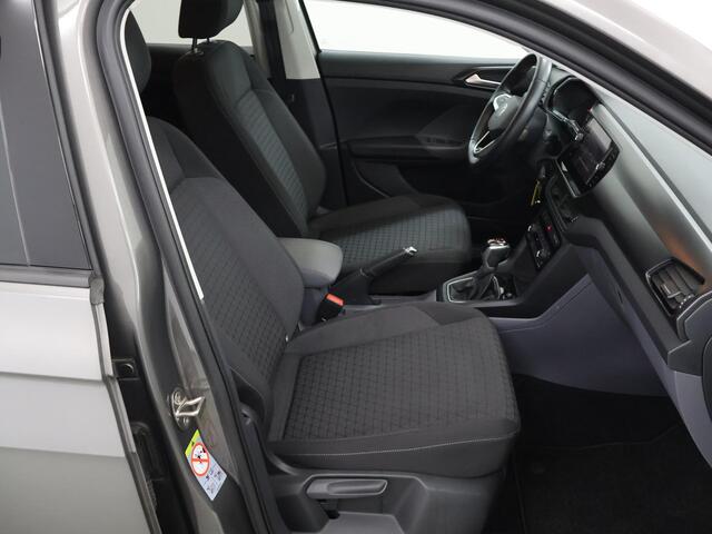 Volkswagen T-Cross 1.5 TSI Style Business R | Navigatie | Camera | DAB | Apple CarPlay/ Android Auto | Stoelverwarming | Climate Control | LED | Adaptieve Cruise Control |