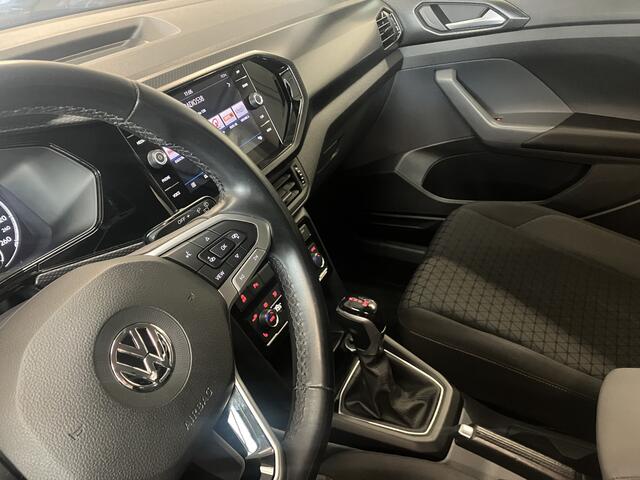 Volkswagen T-Cross 1.0 TSI STYLE/PDC/CAM/CLIMA/DODE HOEK/TREKHAAK/CARPLAY
