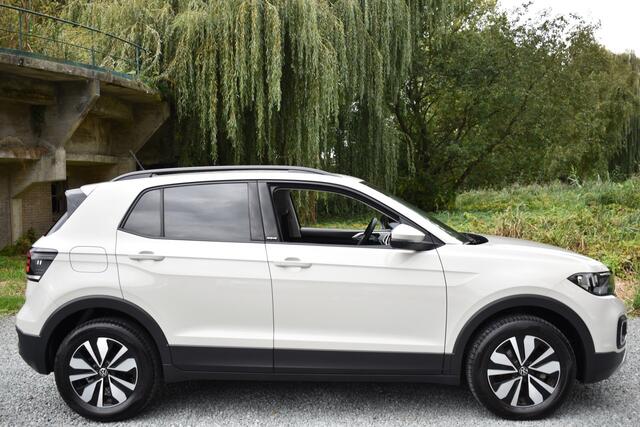Volkswagen T-Cross TSI 110PK DSG LIFE MOVE NAVI/CARPLAY/PARKEERSENSOREN