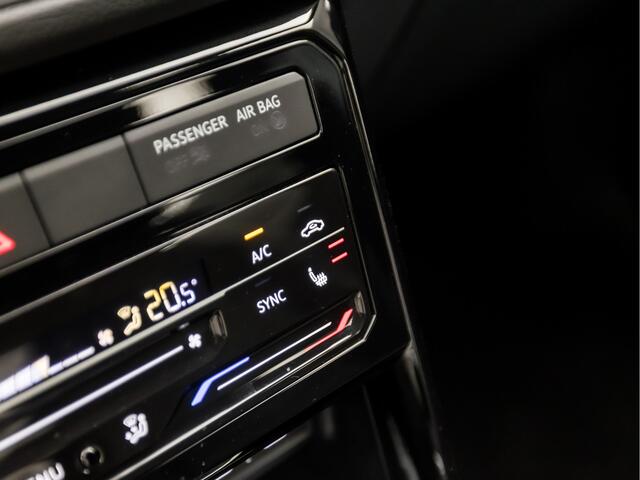 Volkswagen T-Cross 1.5 TSI R-Line 150Pk Automaat (2X R-LINE, APPLE CARPLAY, GROOT NAVI, GRILL VERLICHT, STOELVERWARMING, ALCANTARA, GETINT GLAS, IQ LIGHT, ADAPTIVE CRUISE, NIEUWSTAAT)