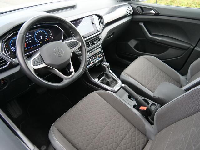 Volkswagen T-Cross 1.0 TSI Life Edition 116pk automaat Navigatie / Camera / Stoelverwarming