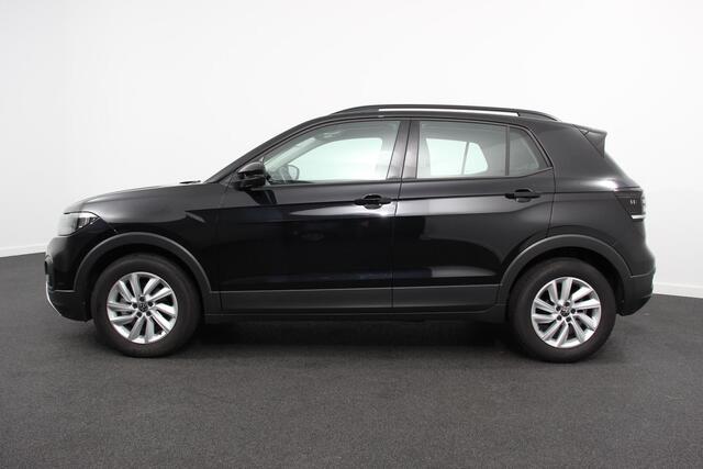 Volkswagen T-Cross 1.0 TSI 110pk DSG Life Volkswagen T-Cross 1.0 TSI DSG Life | Navigatie | Adaptive Cruise Control | Lane/Side Assist | Camera | Lichtmetalen Velgen | DAB | Stoelverwarming |