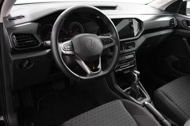 Volkswagen T-Cross 1.0 TSI 110pk DSG Life Volkswagen T-Cross 1.0 TSI DSG Life | Navigatie | Adaptive Cruise Control | Lane/Side Assist | Camera | Lichtmetalen Velgen | DAB | Stoelverwarming |