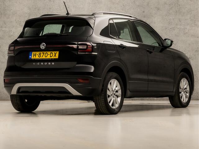 Volkswagen T-Cross 1.0 TSI Sport Automaat (APPLE CARPLAY, GROOT NAVI, GETINT GLAS, PARKEERSENSOREN, SPORTSTOELEN, LM VELGEN, ADAPTIVE CRUISE, NIEUWE APK, NIEUWSTAAT)