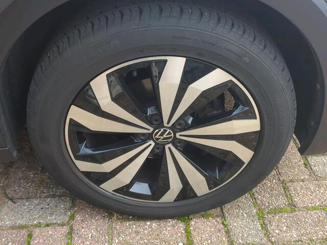 Volkswagen T-Cross 1.0 TSI Life / App connect / Airco / Lichtmetaal 17 inch /