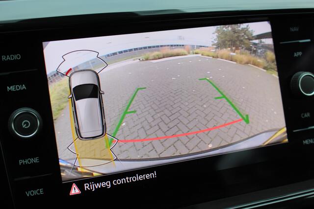 Volkswagen T-Cross 1.5 TSI Style Business I NAVI I ADP. CRUISE I CAMERA I