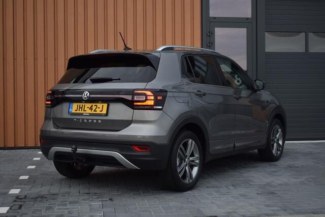 Volkswagen T-Cross 1.0 TSI 116pk DSG R-line | Camera | Virtual | Trekhaak
