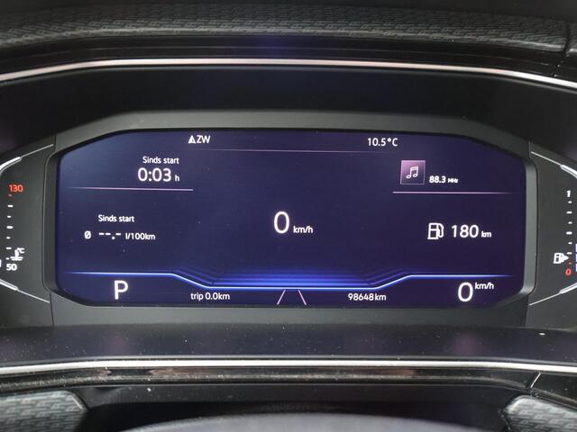 Volkswagen T-Cross 1.0 TSI Style | 115 PK | Automaat | Trekhaak | R-Line | Navigatiesysteem | Beats audio | Digitaal instrumentenpaneel |