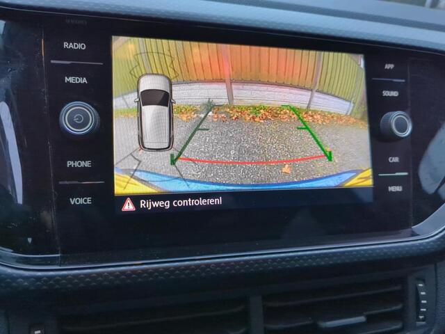 Volkswagen T-Cross 1.0 TSI Life / Digitaal dashboard / Camera / Parkeersensoren V+A / Stoelverwarming /