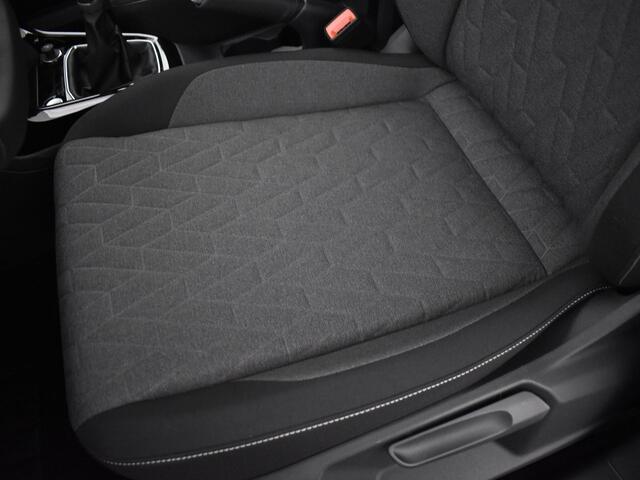 Volkswagen T-Cross Life Edition 1.0 TSI 95 pk 5 versn. Hand · Comfort pakket · Velgen 'ventura', 17 inch lichtmetaal · MEGA Sale