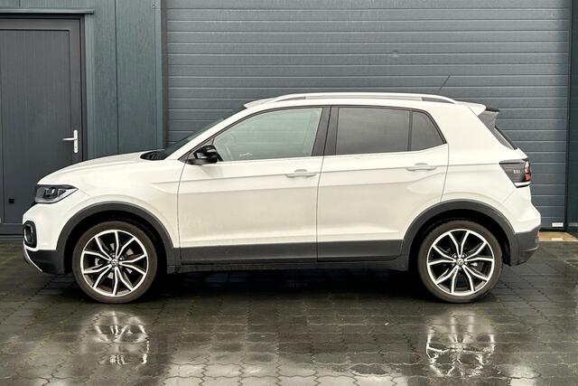 Volkswagen T-Cross 1.5 TSI 150pk Style Business R LED VIRTUAL TREKHAAK 19426KM!