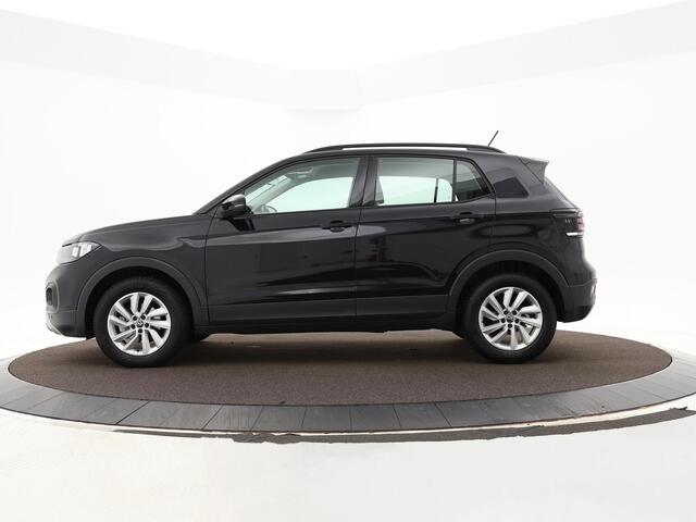 Volkswagen T-Cross 1.0 TSI 110pk DSG Style · Camera · Apple/Android Car Play · ACC · Active Info Display · Navigatie · P-Sensoren · Clima · Garantie t/m 13-10-2027 of 100.000km