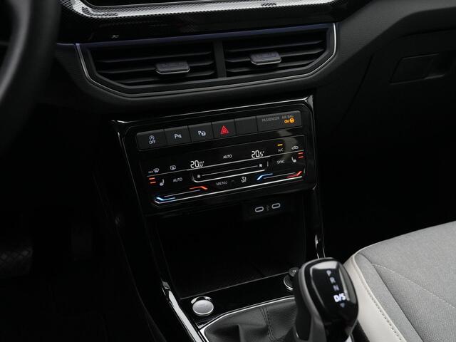 Volkswagen T-Cross 1.0 TSI 115 pk DSG Style | IQ Light | Achteruitrijcamera | Stoelverwarming | Adaptive Cruise | Leder/stof | Navigatie