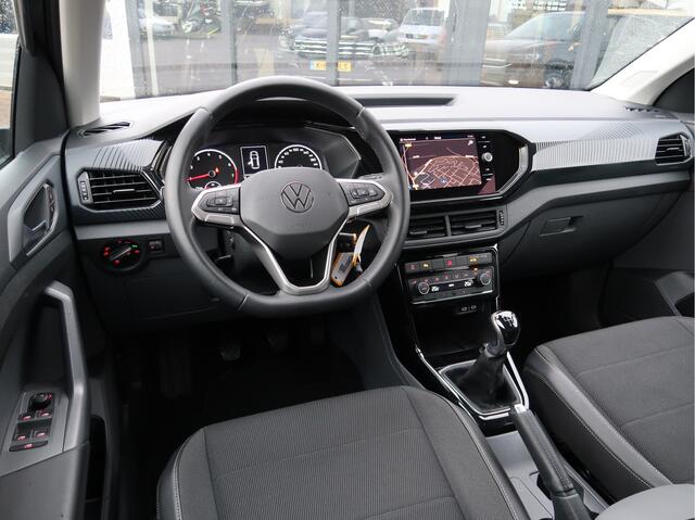 Volkswagen T-Cross 1.0 TSI Life Business | Climate Control | Parkeersensoren | 17 inch |