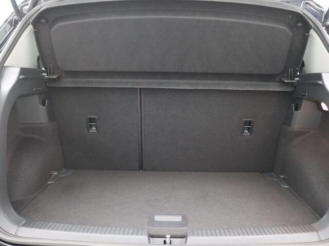 Volkswagen T-Cross 1.0 TSI Edition 95PK Achteruitrijcamera, Adaptieve Cruise Controle, Parkeersensoren voor en Achter, Stoelverwarming, Navi via Apple Carplay/Android Auto, 16" LM Velgen