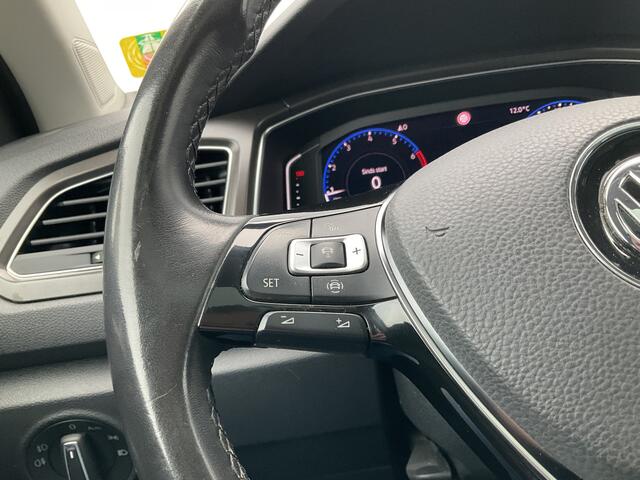 Volkswagen T-Roc 1.5 TSI Style Automaat Pano.dak Adap.Cruise Trekhaak Digitaal Vol Opties!