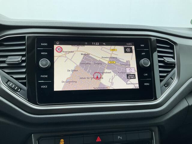 Volkswagen T-Roc 1.5 TSI Style Automaat Pano.dak Adap.Cruise Trekhaak Digitaal Vol Opties!