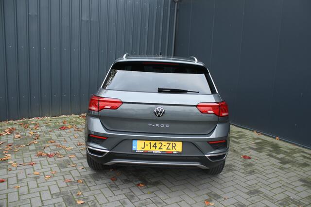 Volkswagen T-Roc 1.5 TSI Style Business - AUTOMAAT - NAVIGATIE - CAMERA - PDC - RIJKLAAR