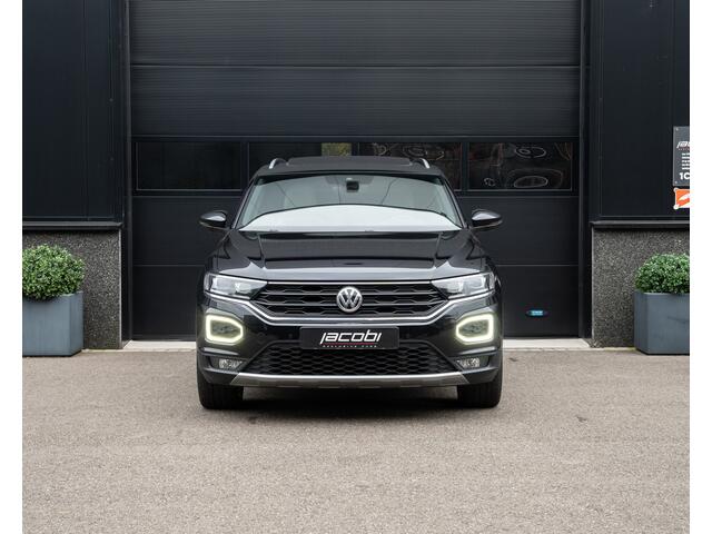 Volkswagen T-Roc 2.0 TSI 4Motion 190PK R-Line | Leder | Virtual | Pano | Sfeer | Beats | Carplay | Lane Assist | ACC | Stuurw. Verwarming | Elek. Kofferklep |