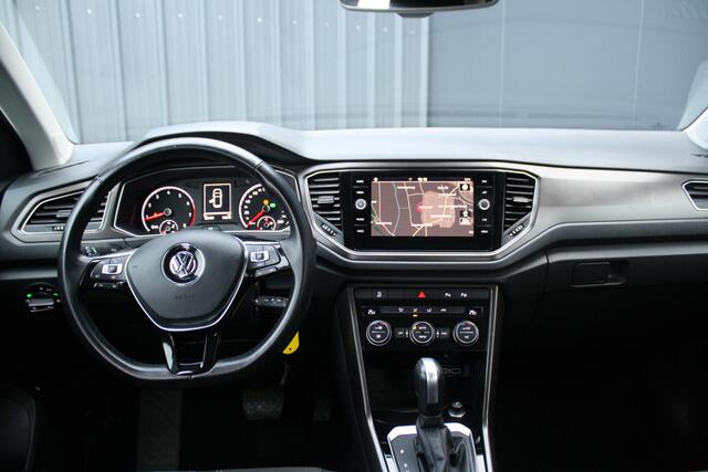 Volkswagen T-Roc 1.5 TSI Style Business AUTOMAAT - NAVIGATIE - CAMERA - TREKHAAK