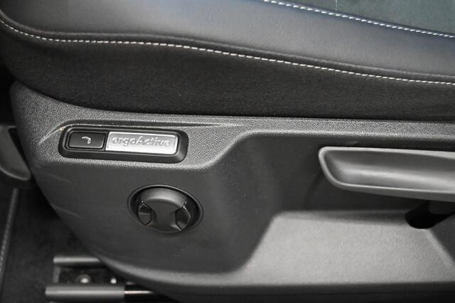 Volkswagen T-Roc 1.5 TSI AUTOMAAT R-Line IQ|PANO|BEATS|TREKHAAK